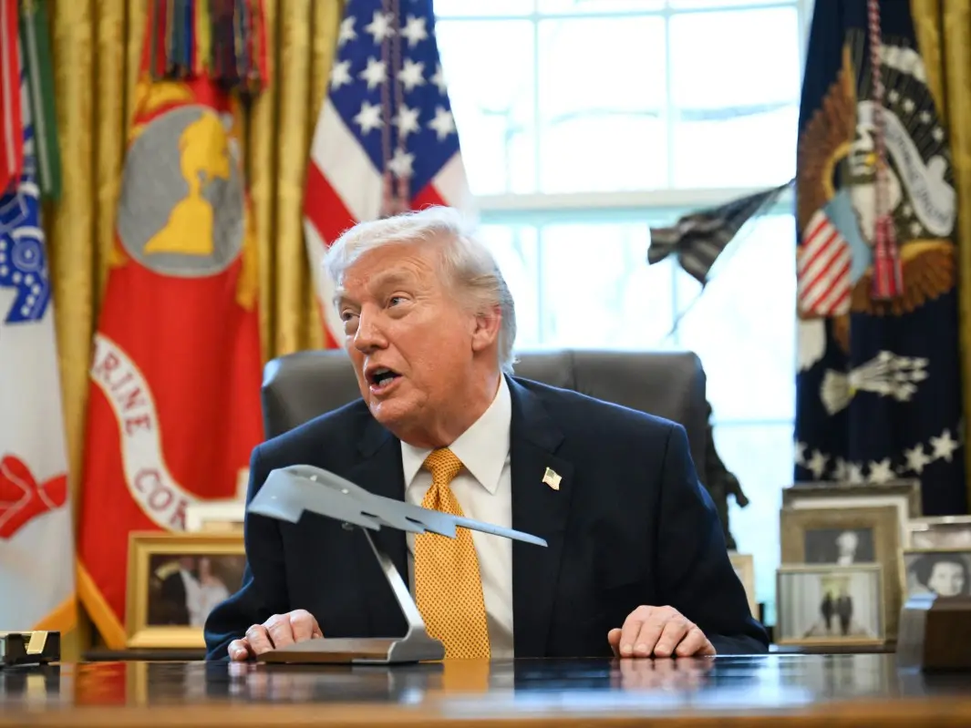 Holding B-2 bomber model, Trump says, ‘Ex-US president told me he wishes he did what I did’ Holding B-2 bomber model, Trump says, ‘Ex-US president told me he wishes he did what I did’