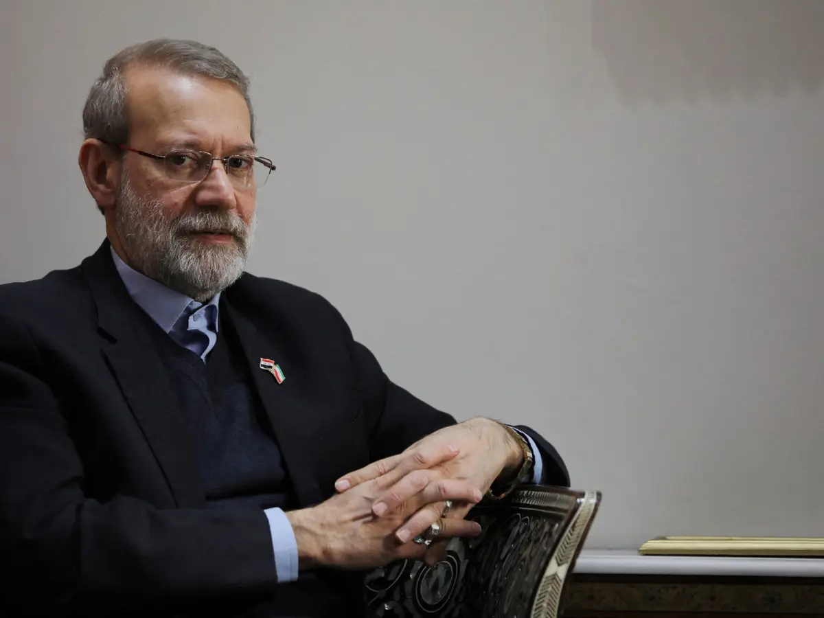 „Wird Trump das bereuen lassen“: Wer ist Ali Larijani, Irans ...