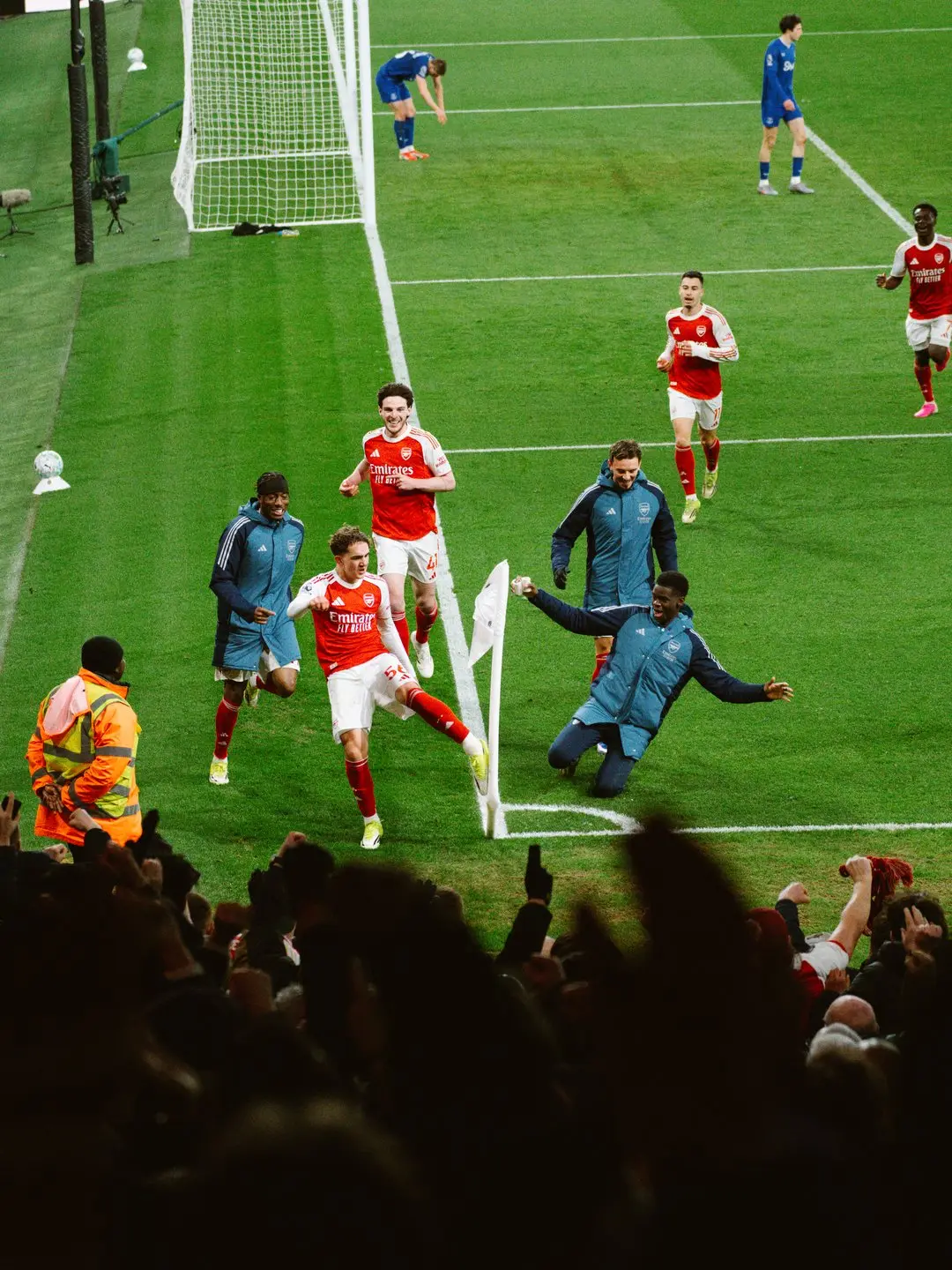 Arsenal beat Bayer Leverkusen