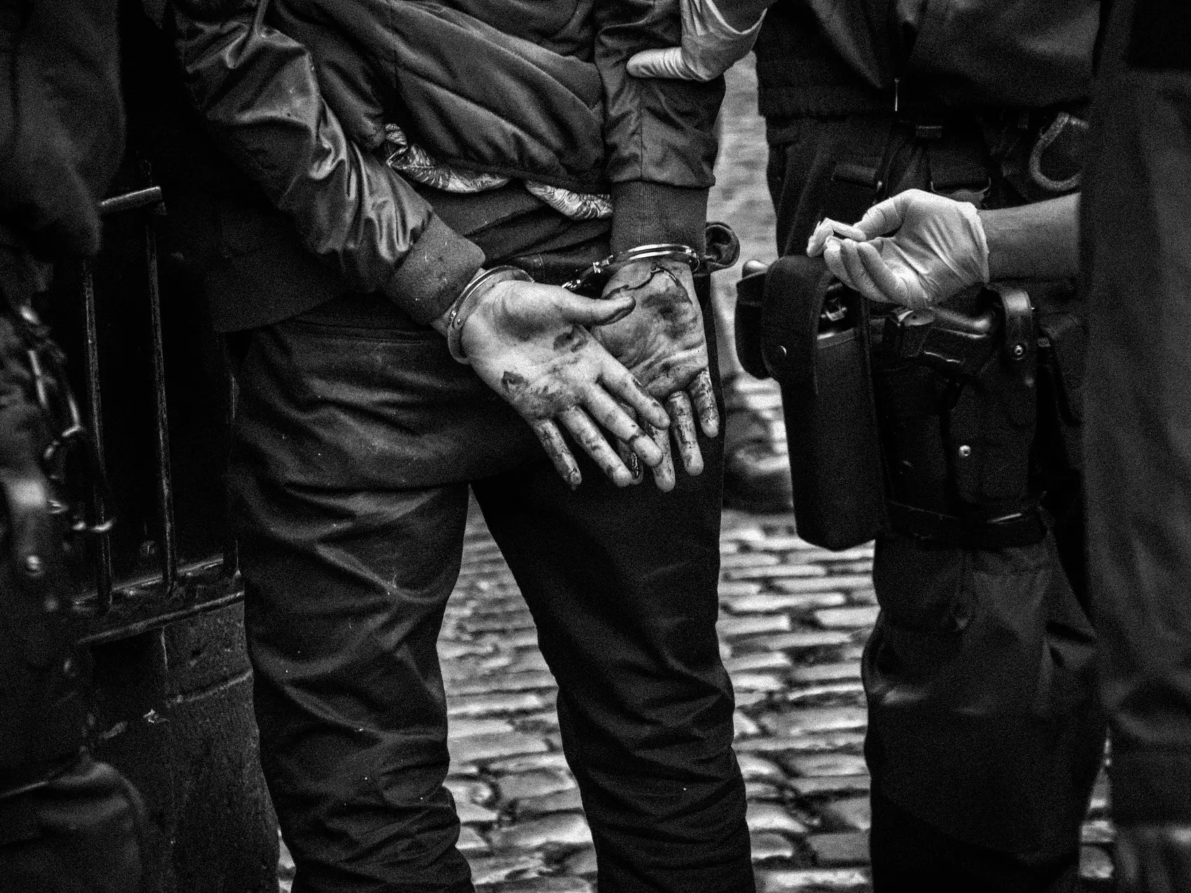 Major International cyber fraud racket busted, 7 arrested in high-tech crackdown Major International cyber fraud racket busted, 7 arrested in high-tech crackdown