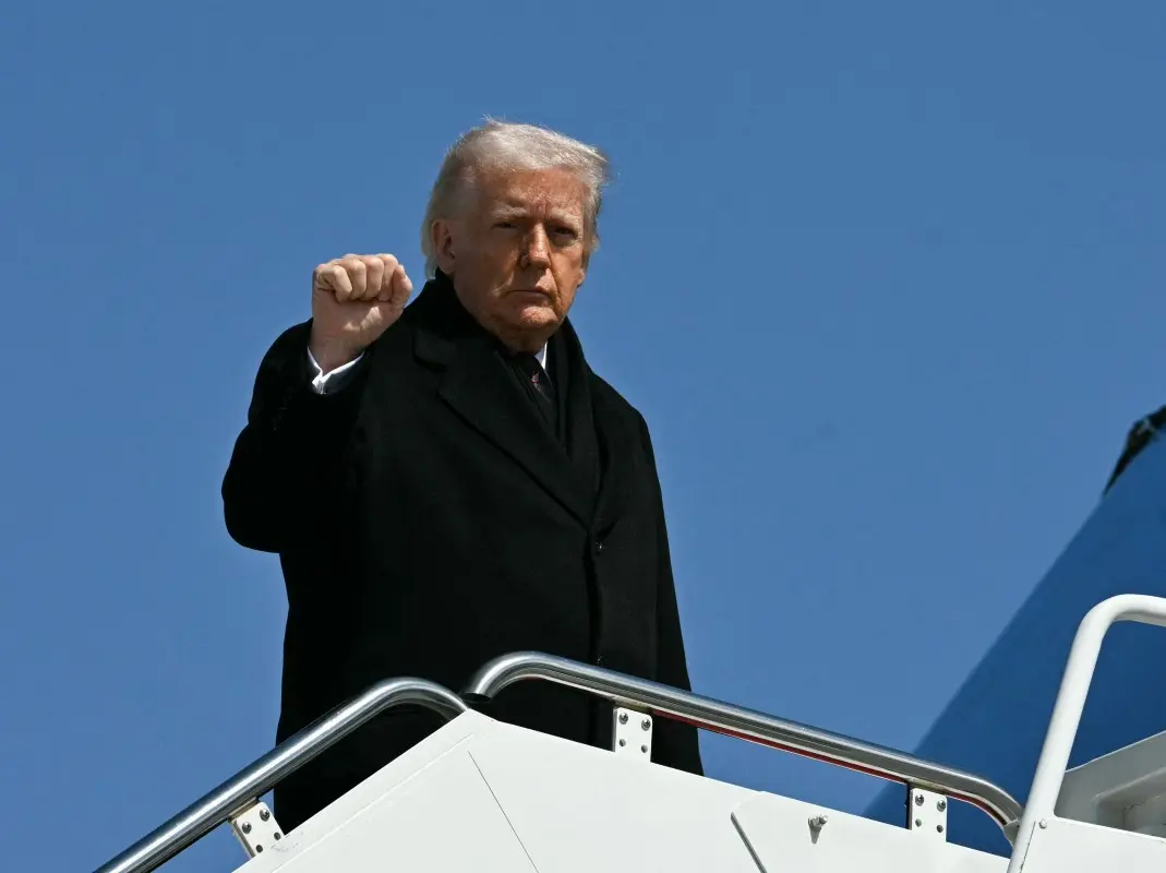 Trump pauses all military strikes against Iranian energy sites for five days Trump pauses all military strikes against Iranian energy sites for five days