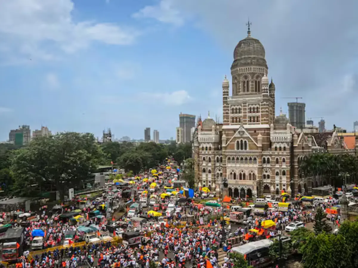 Mumbai Property Rates Likely to Rise Amid Hormuz Shipping Crisis Mumbai Property Rates Likely to Rise Amid Hormuz Shipping Crisis