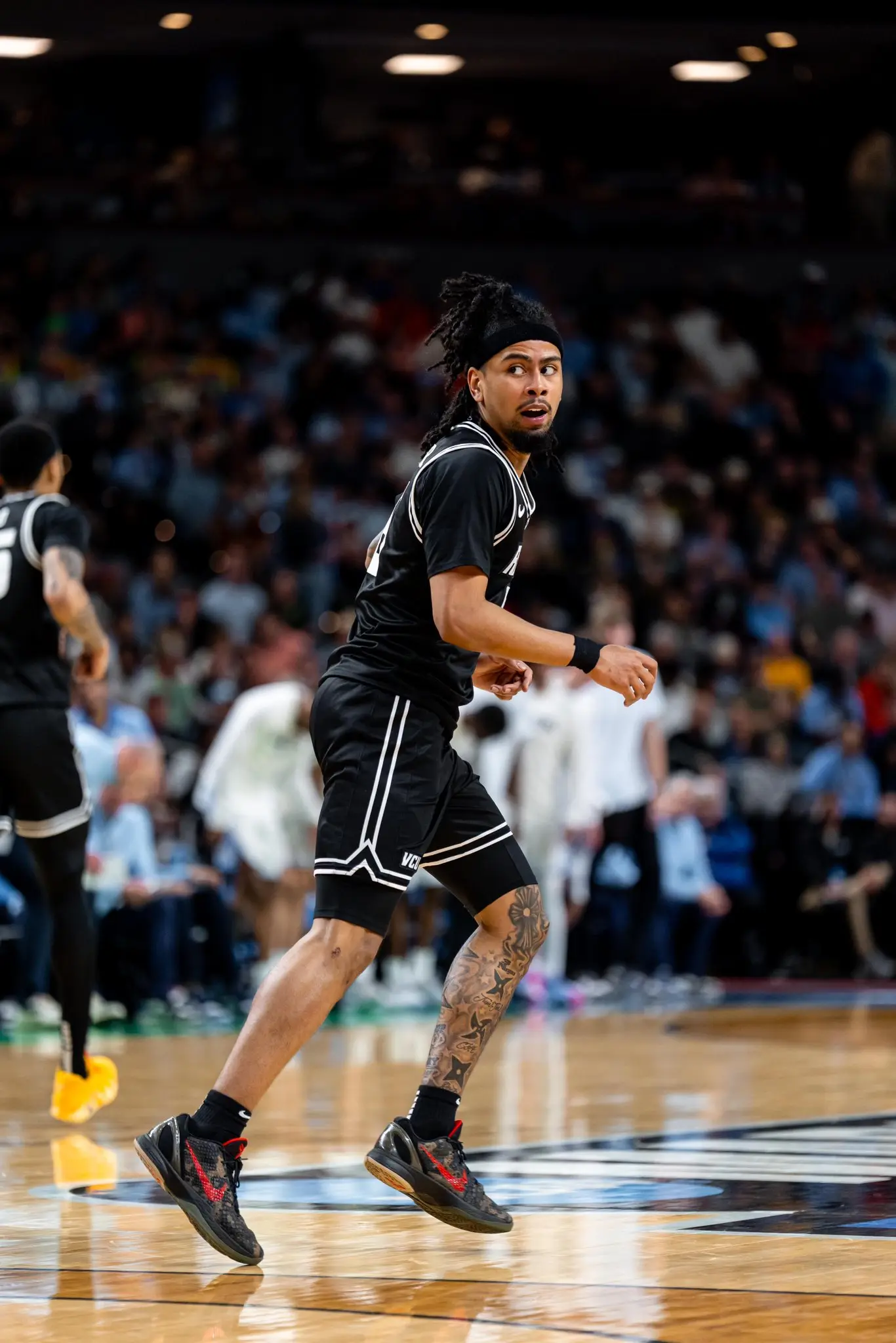 March Madness | WATCH - VCU stuns UNC, thanks to 3P dagger in OT by Terrence Hill Jr.