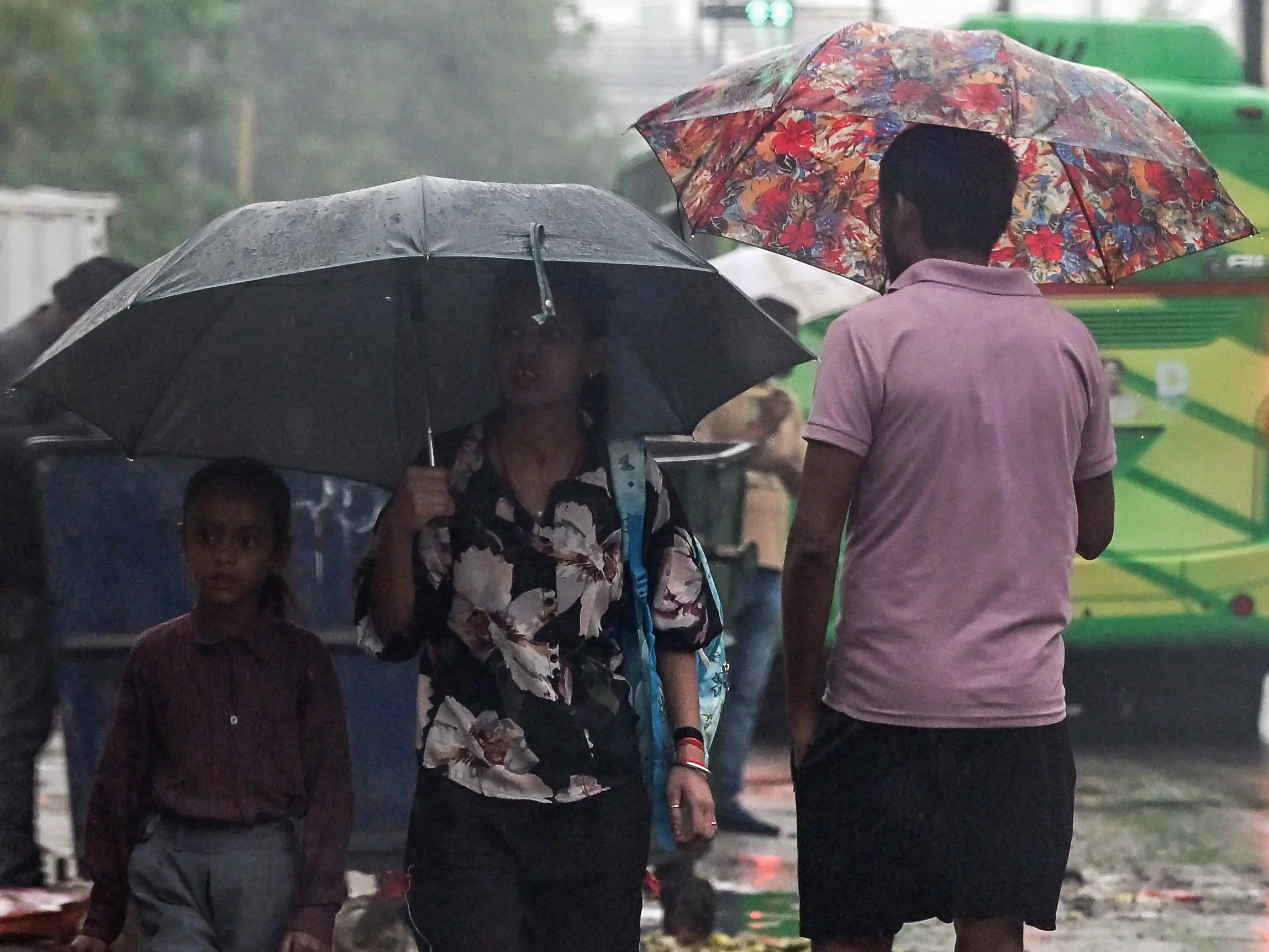 Delhi logs wettest March in three years; AQI at 123 after rain Delhi logs wettest March in three years; AQI at 123 after rain