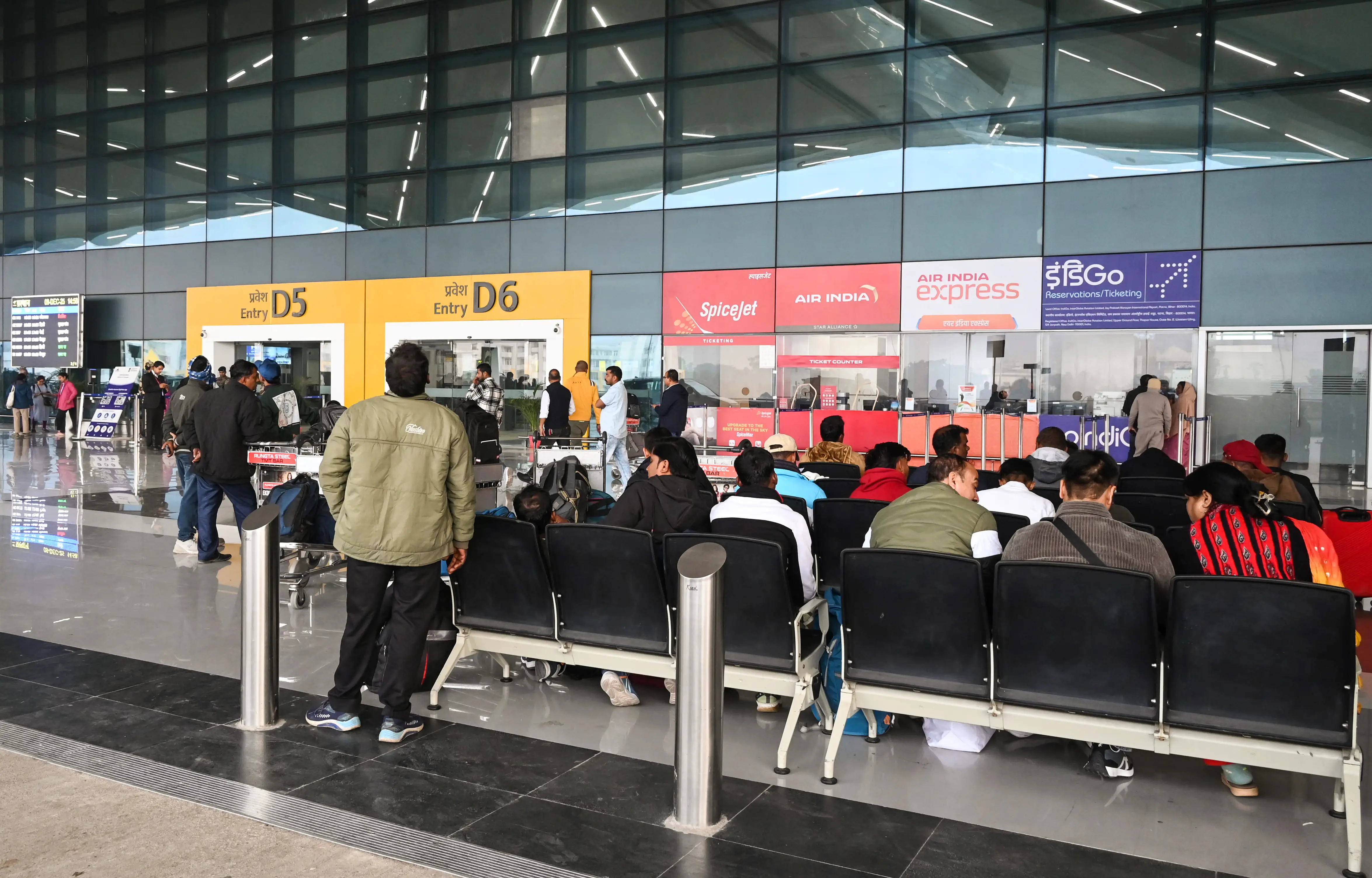 India's free seat selection plan can backfire! Airlines warn passengers may end up paying more. Here's how