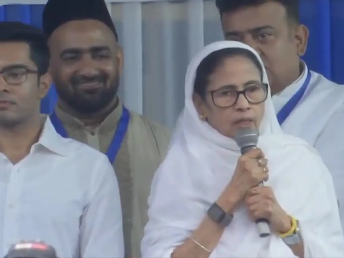 ‘Modi biggest infiltrator, those who target Bengal will go to hell,’ says Mamata at Eid event ‘Modi biggest infiltrator, those who target Bengal will go to hell,’ says Mamata at Eid event