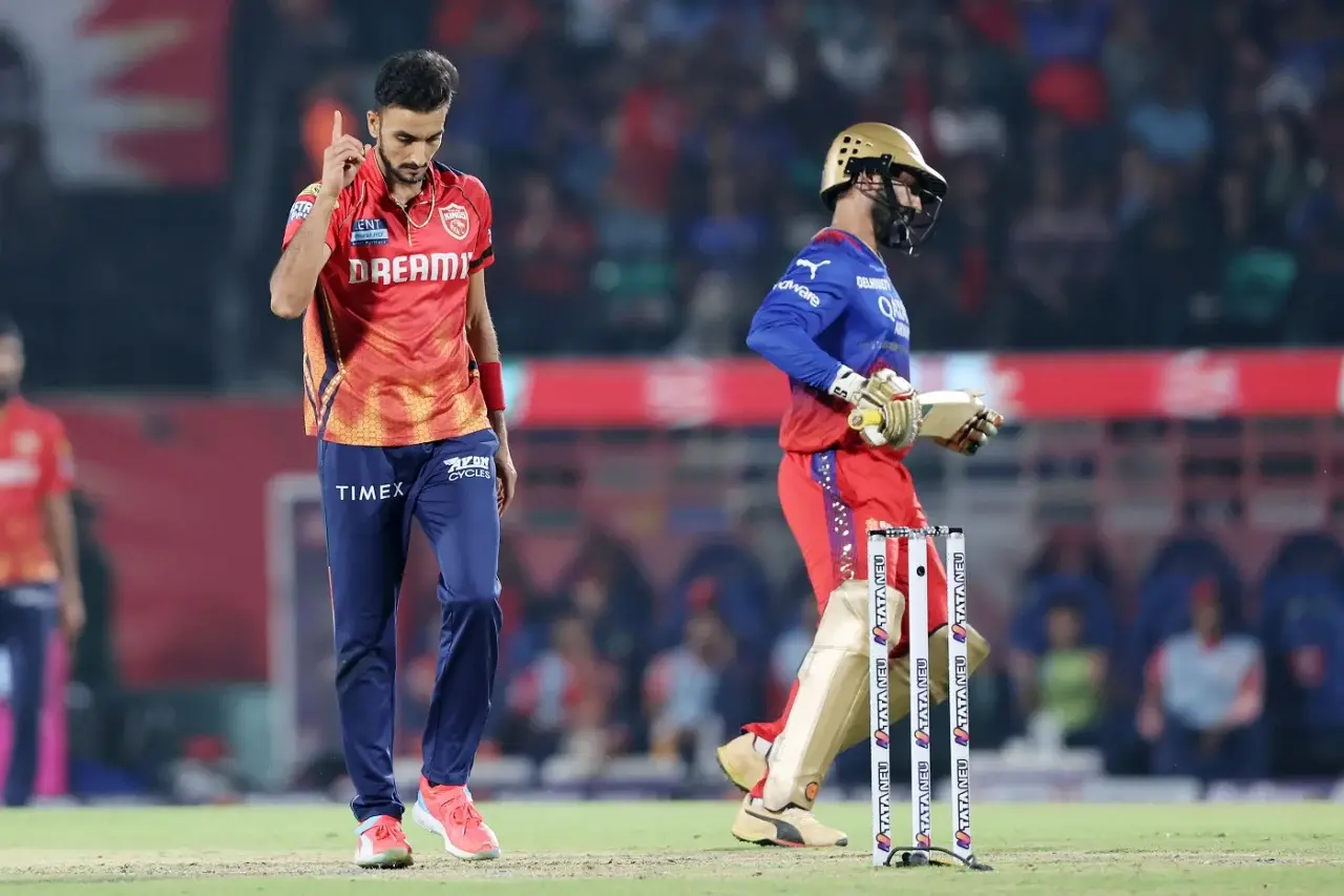 Best bowler in a season - Harshal Patel (32 wickets in 2021) & DJ Bravo (32 wickets in 2013)
