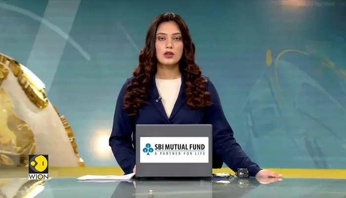 US B-52 Bomber Issues Distress Call Over UK Airspace | WION