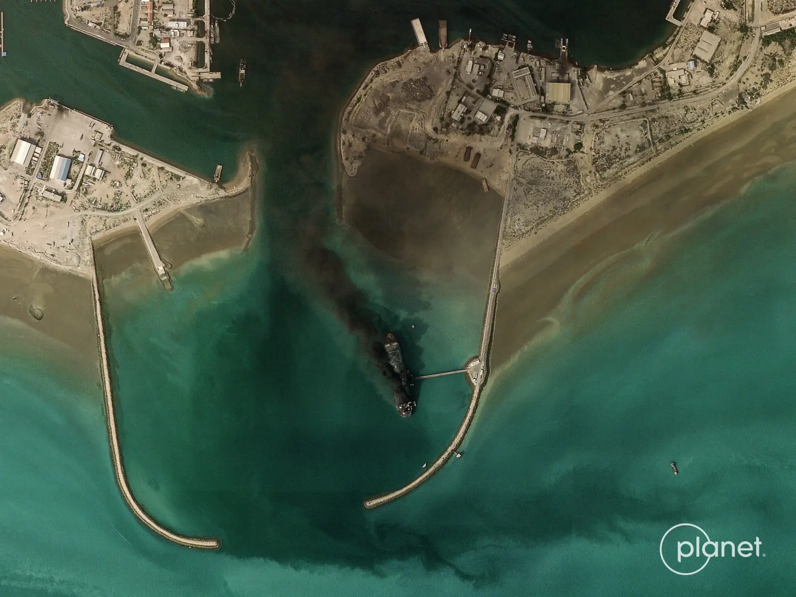 Crossing Strait of Hormuz is not that straight - These steps are required for passing vessels amid Iran war