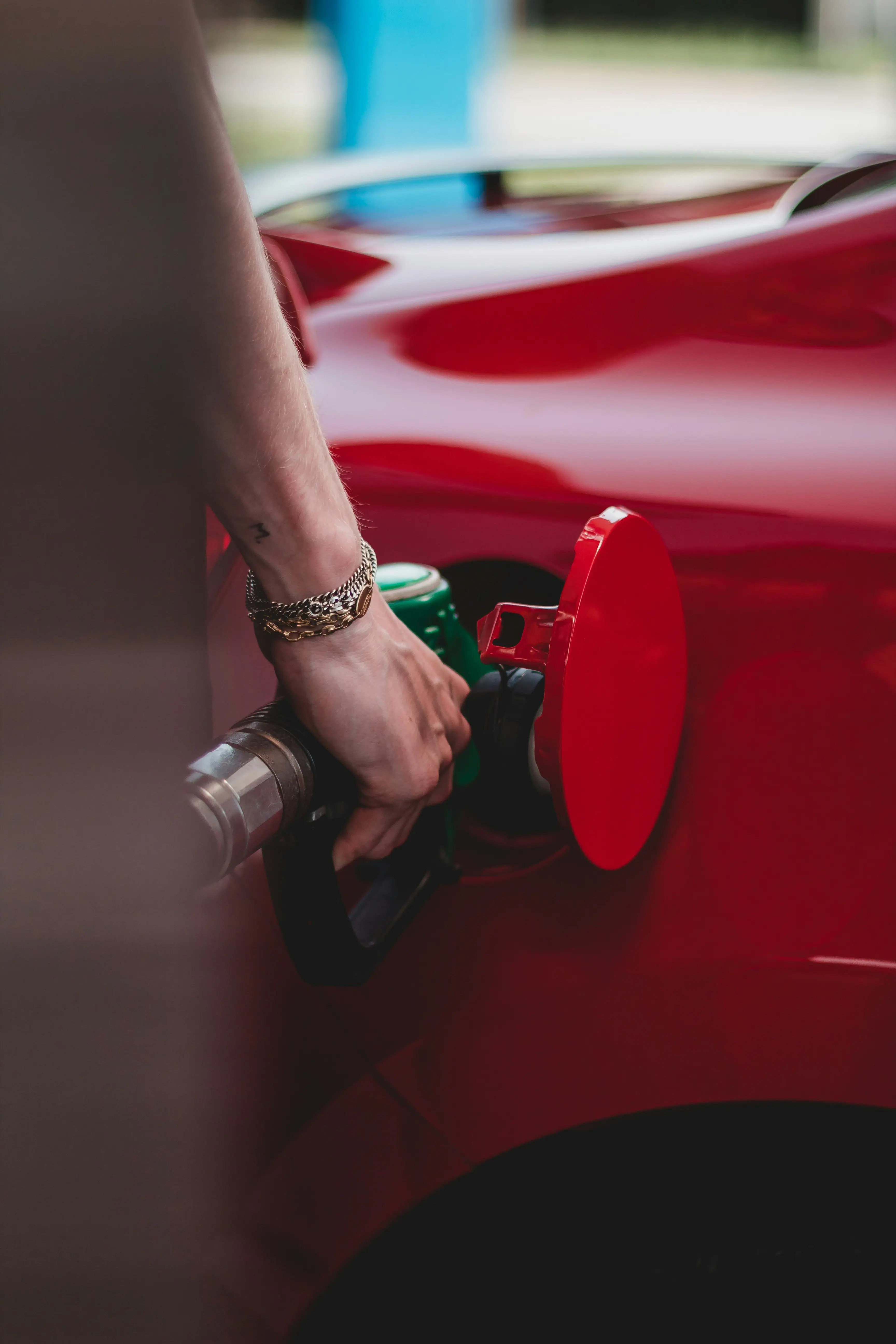 Glitch causes California gas station to sell a gallon of fuel for just 59 cents during global oil crisis