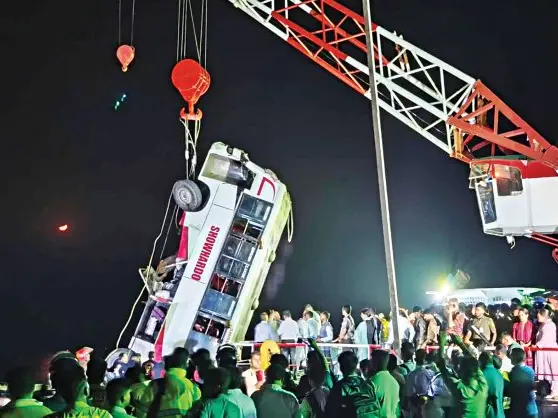 Dozens dead in Bangladesh as bus full of passengers falls into Padma River while boarding a ferry Dozens dead in Bangladesh as bus full of passengers falls into Padma River while boarding a ferry