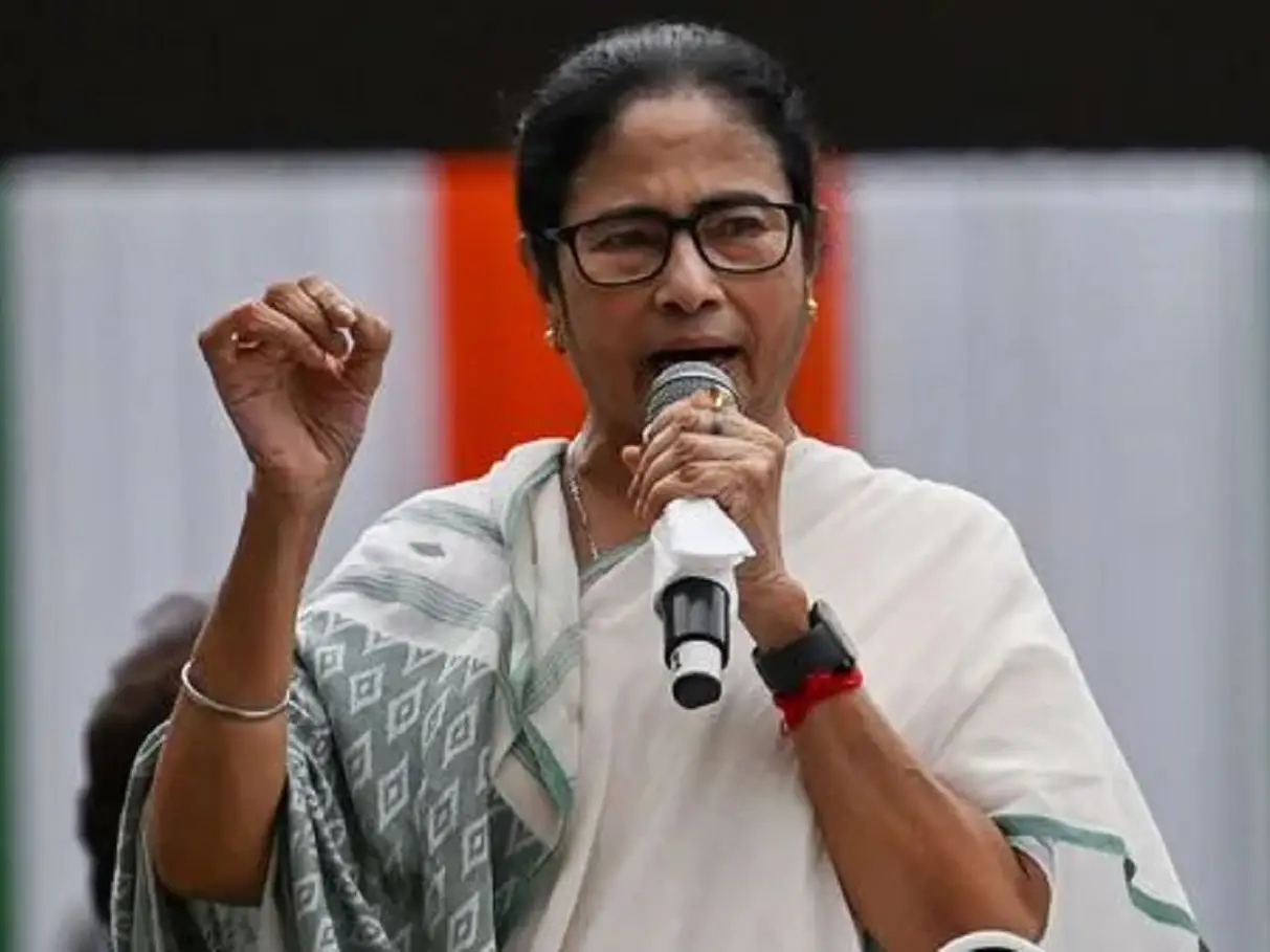 Mamata snaps up fuel shortage issue, says LPG produced in Bengal should not be sent outside Mamata snaps up fuel shortage issue, says LPG produced in Bengal should not be sent outside
