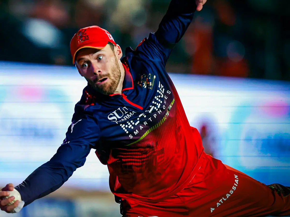 Watch: Phil Salt clutches unbelievable one-handed stunner to dismiss Ishan Kishan in IPL 2026 opener Watch: Phil Salt clutches unbelievable one-handed stunner to dismiss Ishan Kishan in IPL 2026 opener