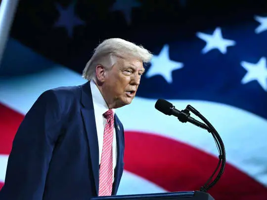 Donald Trump says he surrounds himself with 'losers' because it makes him 'feel better' Donald Trump says he surrounds himself with 'losers' because it makes him 'feel better'