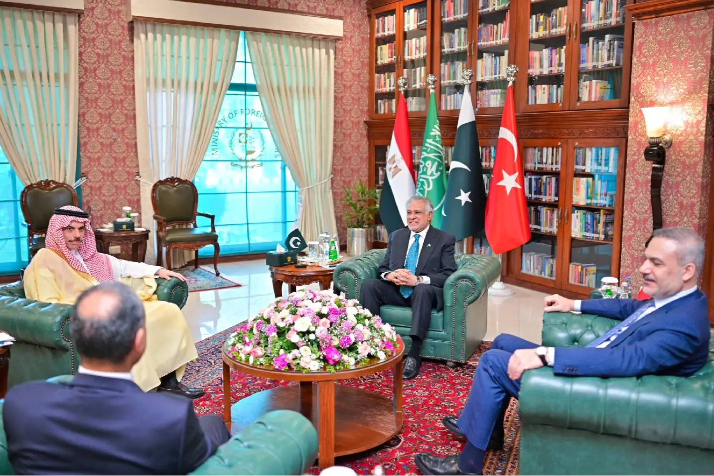 Saudi, Egypt and Turkey foreign ministers hold quadrilateral talks in Pakistan for Iran war de-escalation