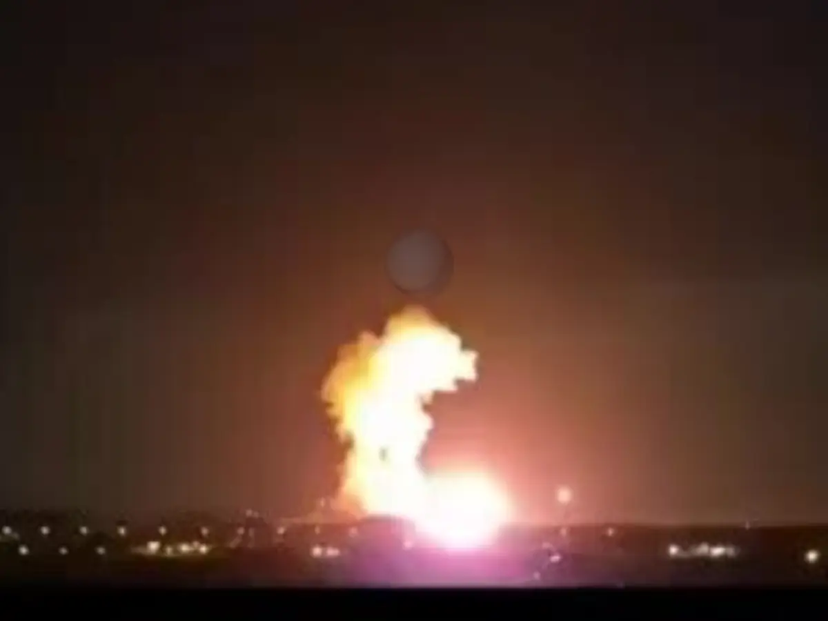 2,000-pound bunker buster bomb strike in Iran's Isfahan triggers shockwaves and fireballs, Trump shares video 2,000-pound bunker buster bomb strike in Iran's Isfahan triggers shockwaves and fireballs, Trump shares video