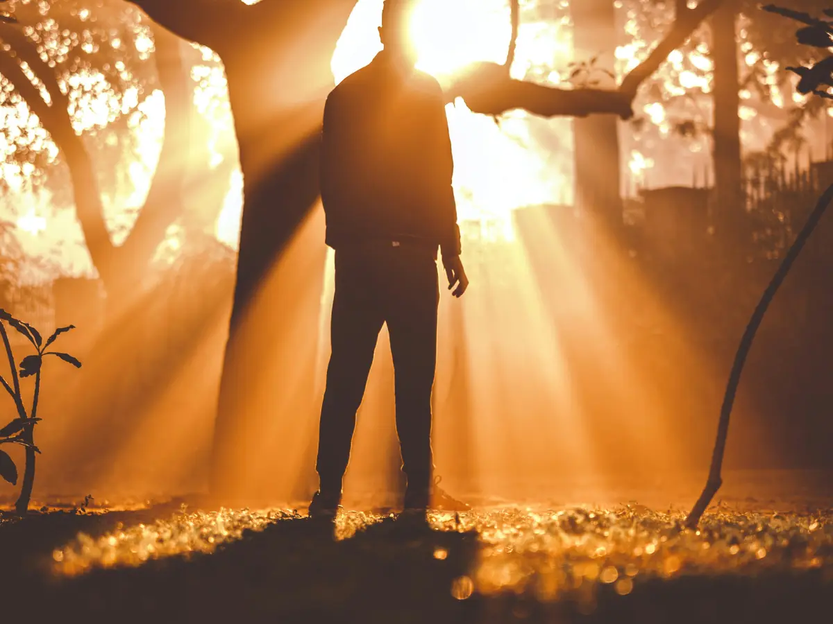 Scientists see darkness inside light for the first time, and it moves even faster