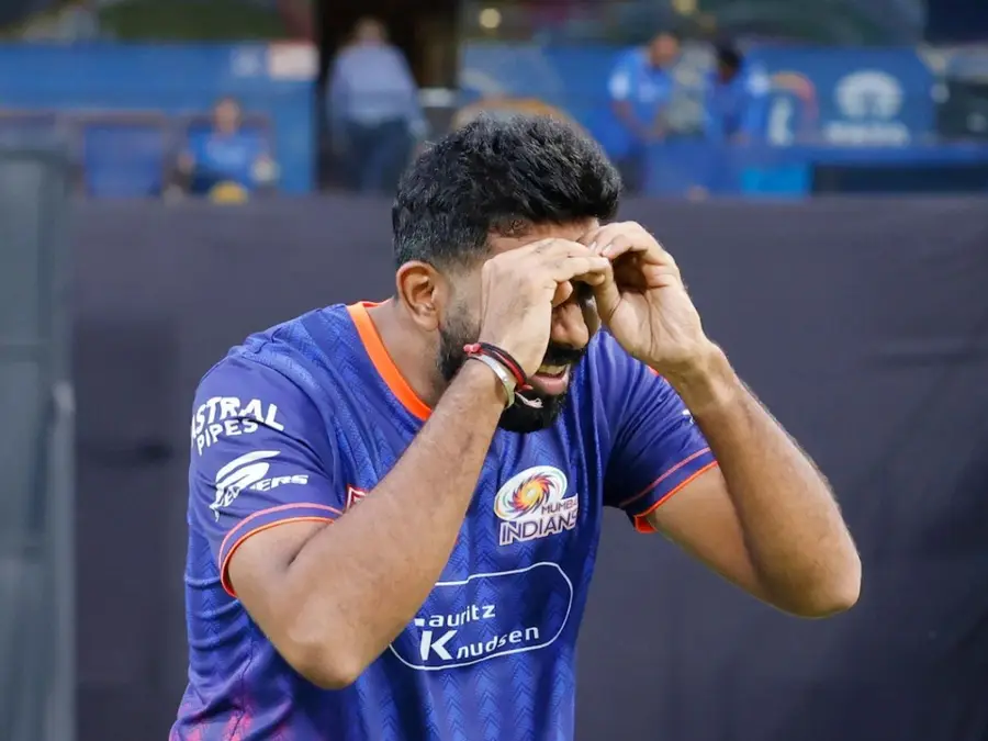 SKY makes ‘Dhurandhar’ remark to Jasprit Bumrah as MI dressing room bursts out laughing – WATCH