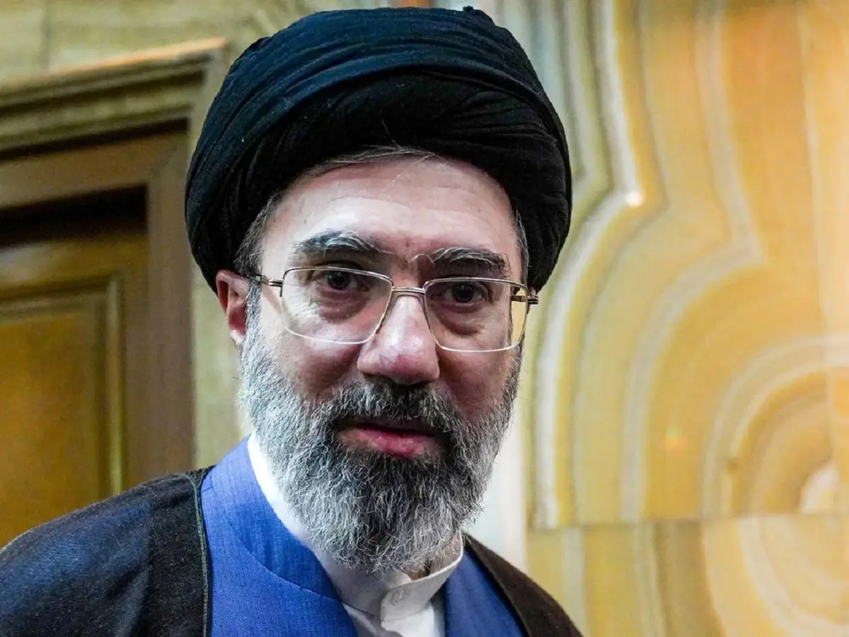 „Dem Weg des Märtyrerführers folgen“, sagt Mojtaba; schwört ...