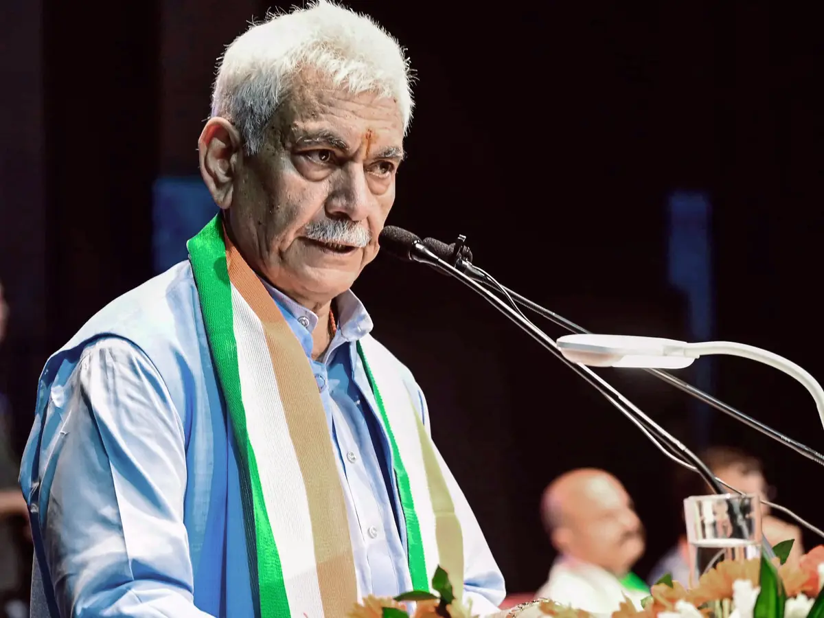 LG Manoj Sinha calls for ‘zero tolerance’ against drug menace in Jammu and ...