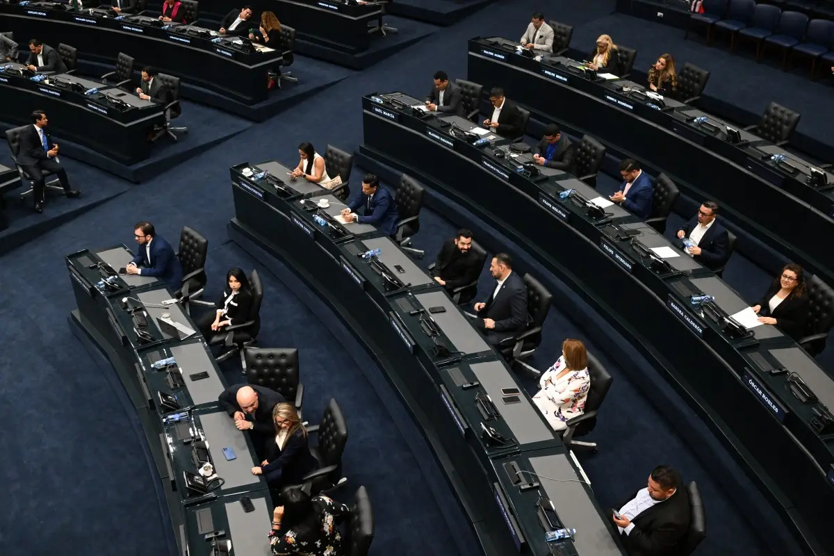 Congress moves to restrict unilateral action