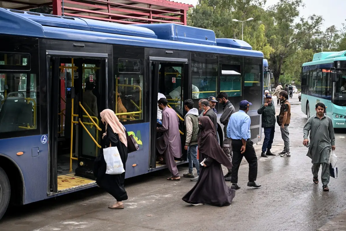 Pakistan slashes petrol prices amid public backlash; free public transport for a month in Islamabad