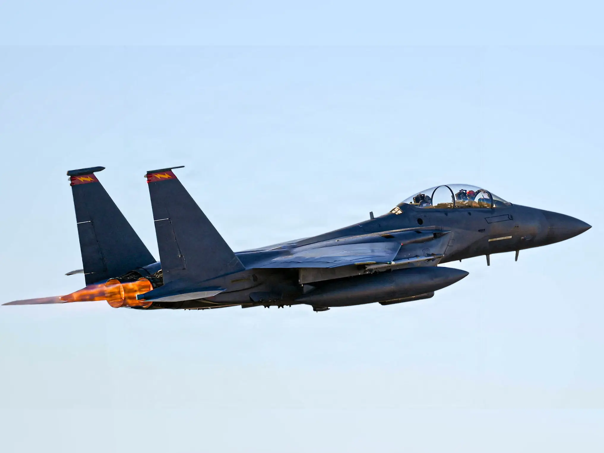 US chooses silence, Iran puts ‘valuable reward’: Enemies race to find the missing F-15 fighter pilot