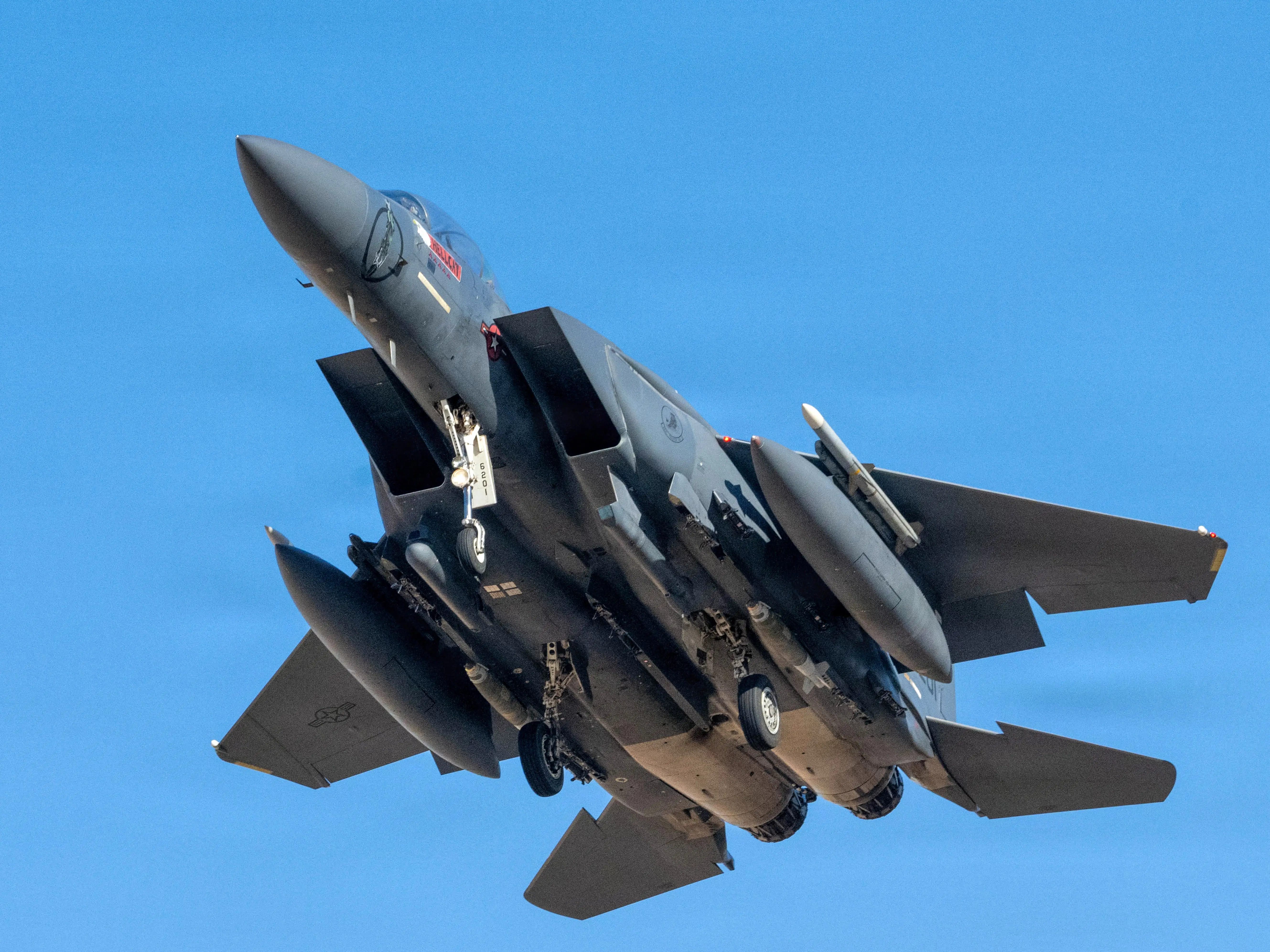 US F-15 crew member missing in Iran: How fighter pilots are trained to survive behind enemy lines US F-15 crew member missing in Iran: How fighter pilots are trained to survive behind enemy lines