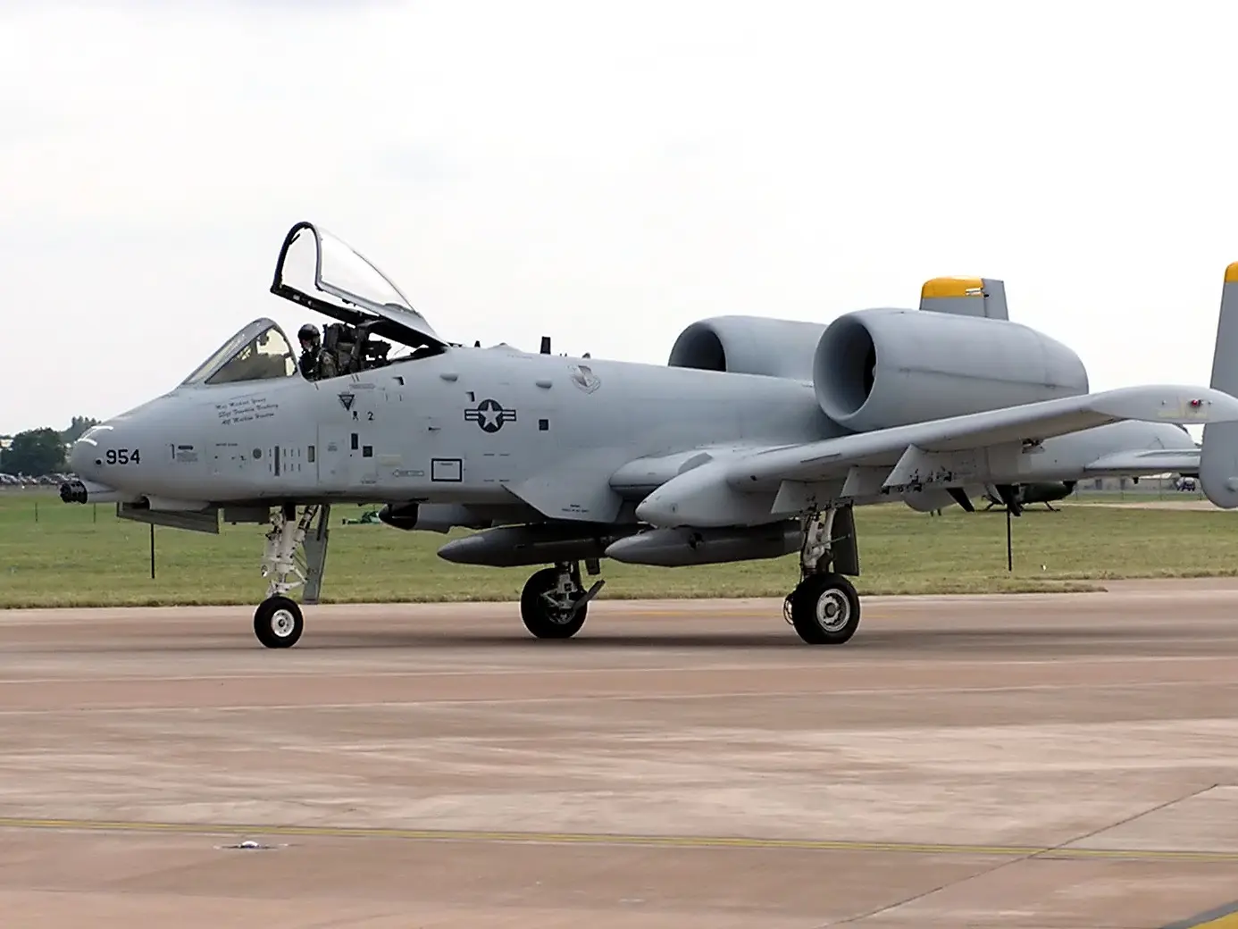 Why the A-10 Warthog refuses to retire