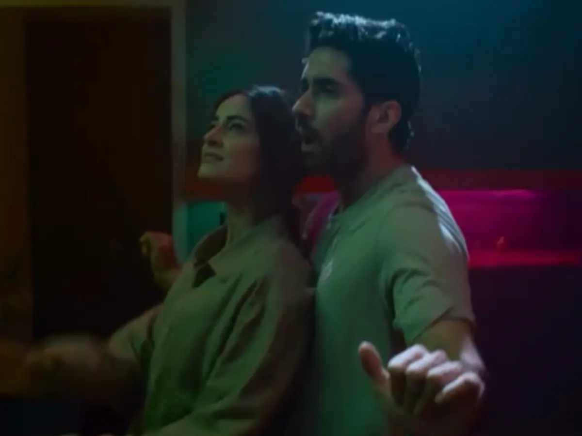 Chand Mera Dil teaser: Lakshya, Ananya Panday channel Kabir Singh-like intense romance Chand Mera Dil teaser: Lakshya, Ananya Panday channel Kabir Singh-like intense romance