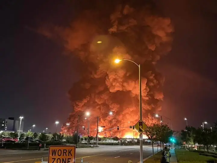 Massive fire engulfs Kimberly-Clark warehouse in Ontario, over 100 firefighters deployed Massive fire engulfs Kimberly-Clark warehouse in Ontario, over 100 firefighters deployed