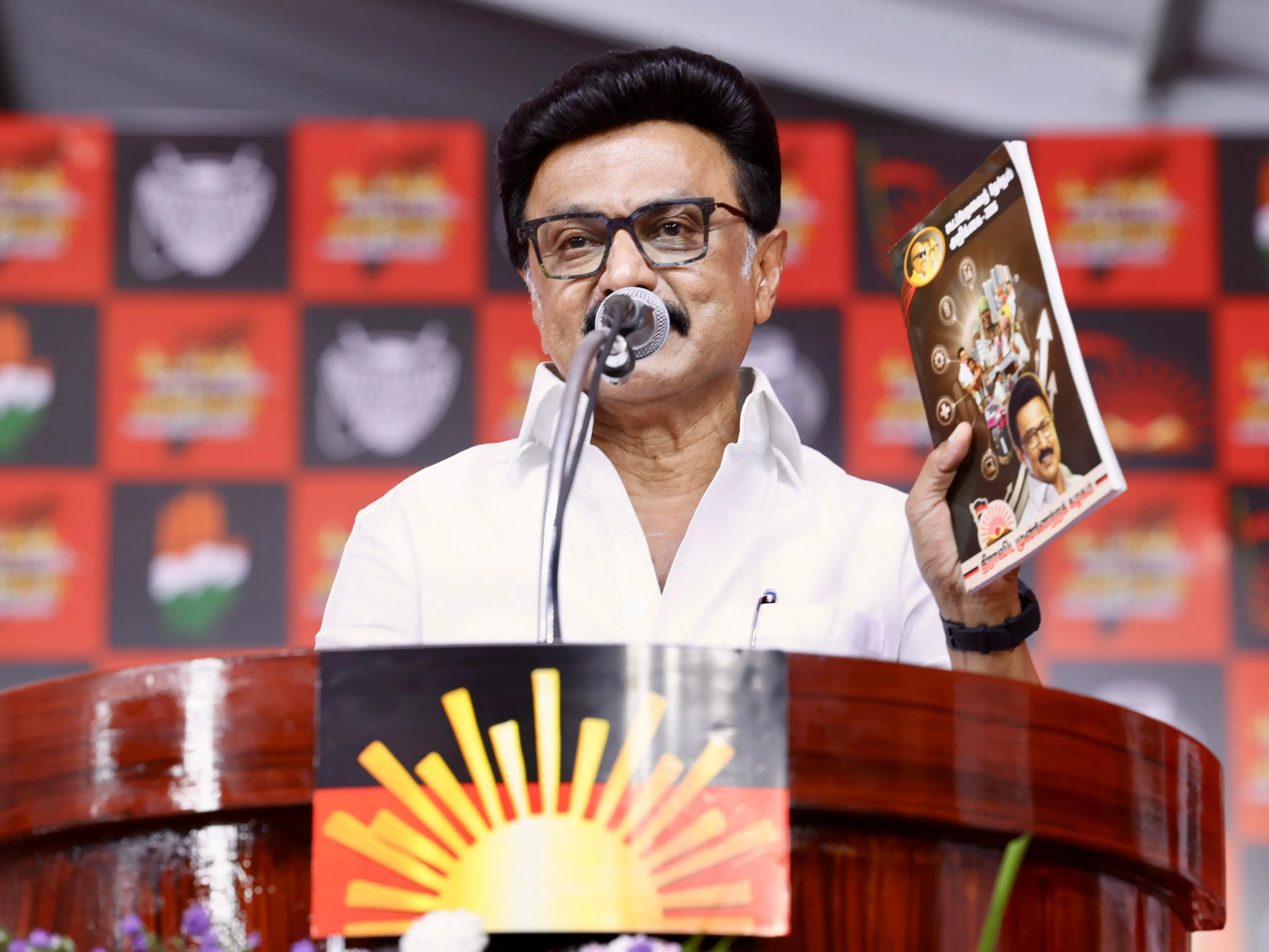ECI transfers Tamil Nadu Chief Secy; MK Stalin says ECI working for BJP ECI transfers Tamil Nadu Chief Secy; MK Stalin says ECI working for BJP