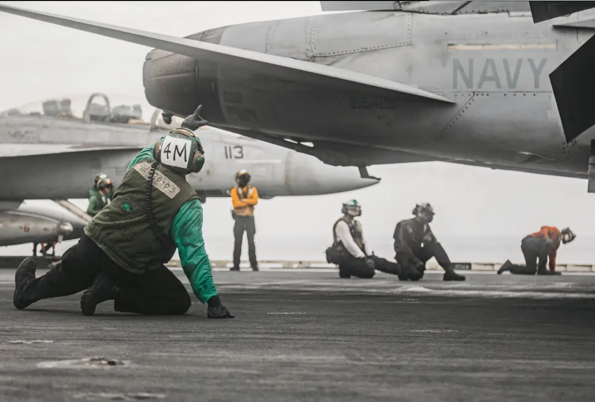 Colour-coded coordination on deck