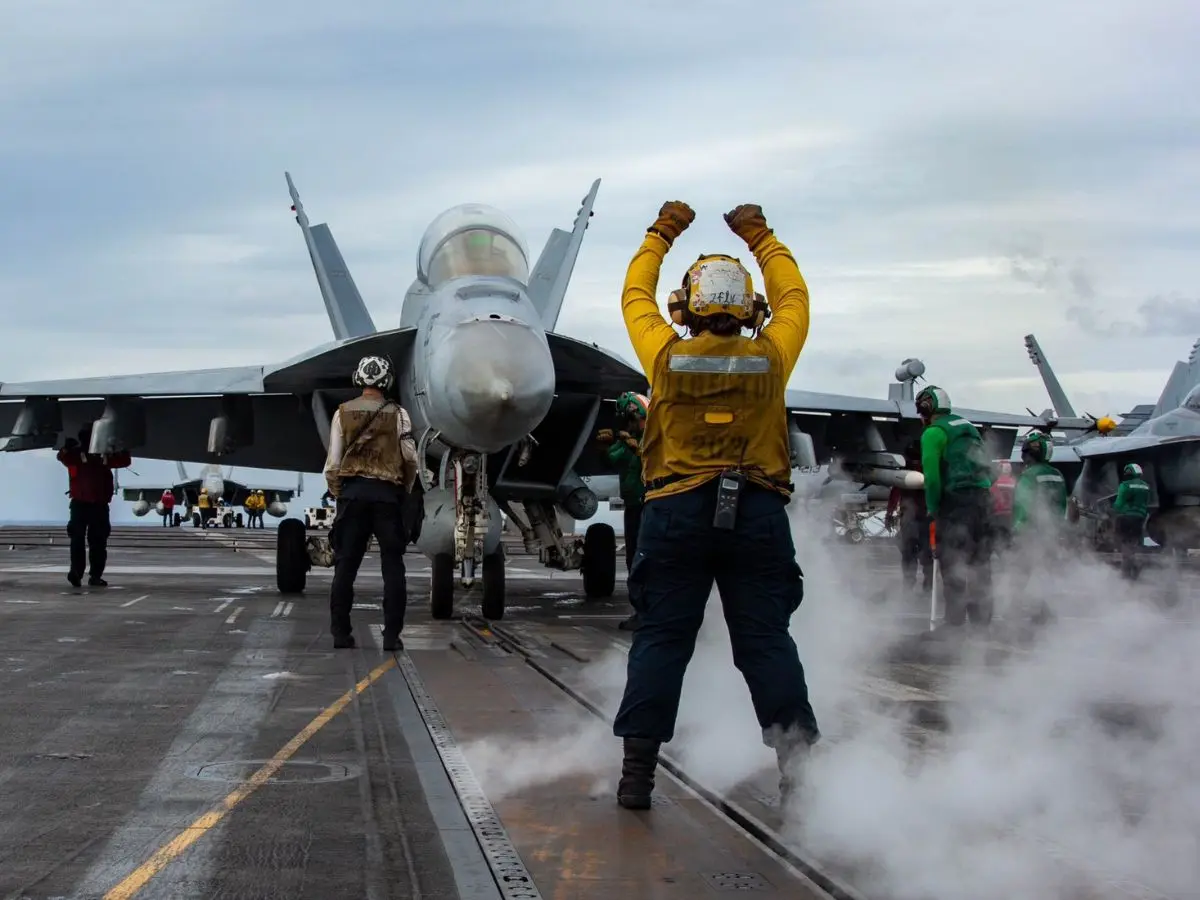 USS Abraham Lincoln flight deck rules: Why missing these gear items can turn a routine shift into a fatal second