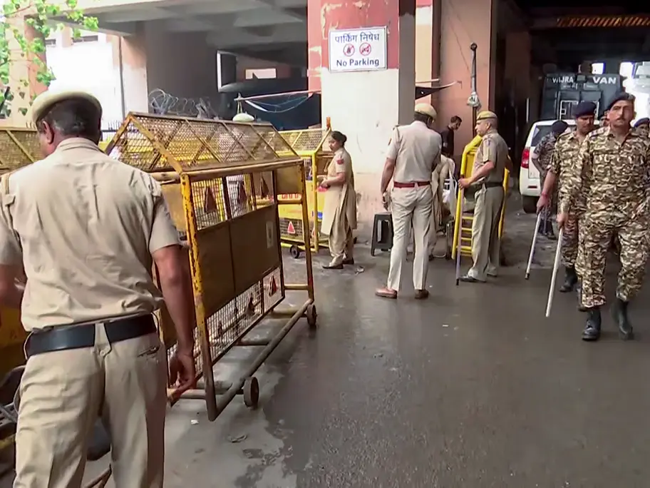 Major spy network busted: Delhi Police arrest 11 in ISI-linked espionage case Major spy network busted: Delhi Police arrest 11 in ISI-linked espionage case