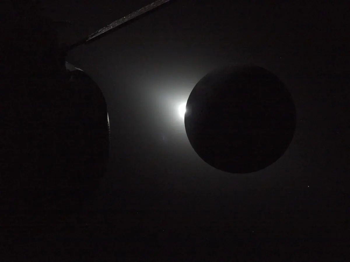 Solar eclipse and meteor strikes