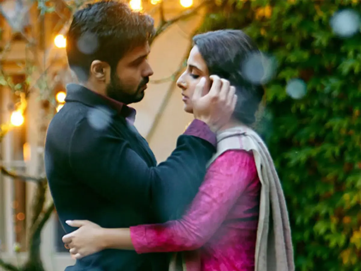 Hamari Adhuri Kahani
