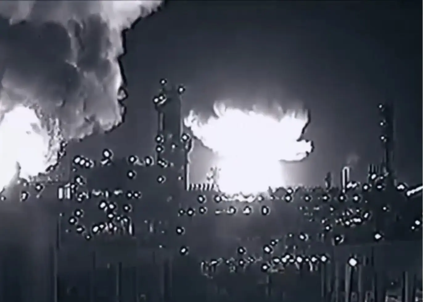 Footage shows massive blast at Qatar’s Ras Laffan gas hub after Iranian strike | Watch