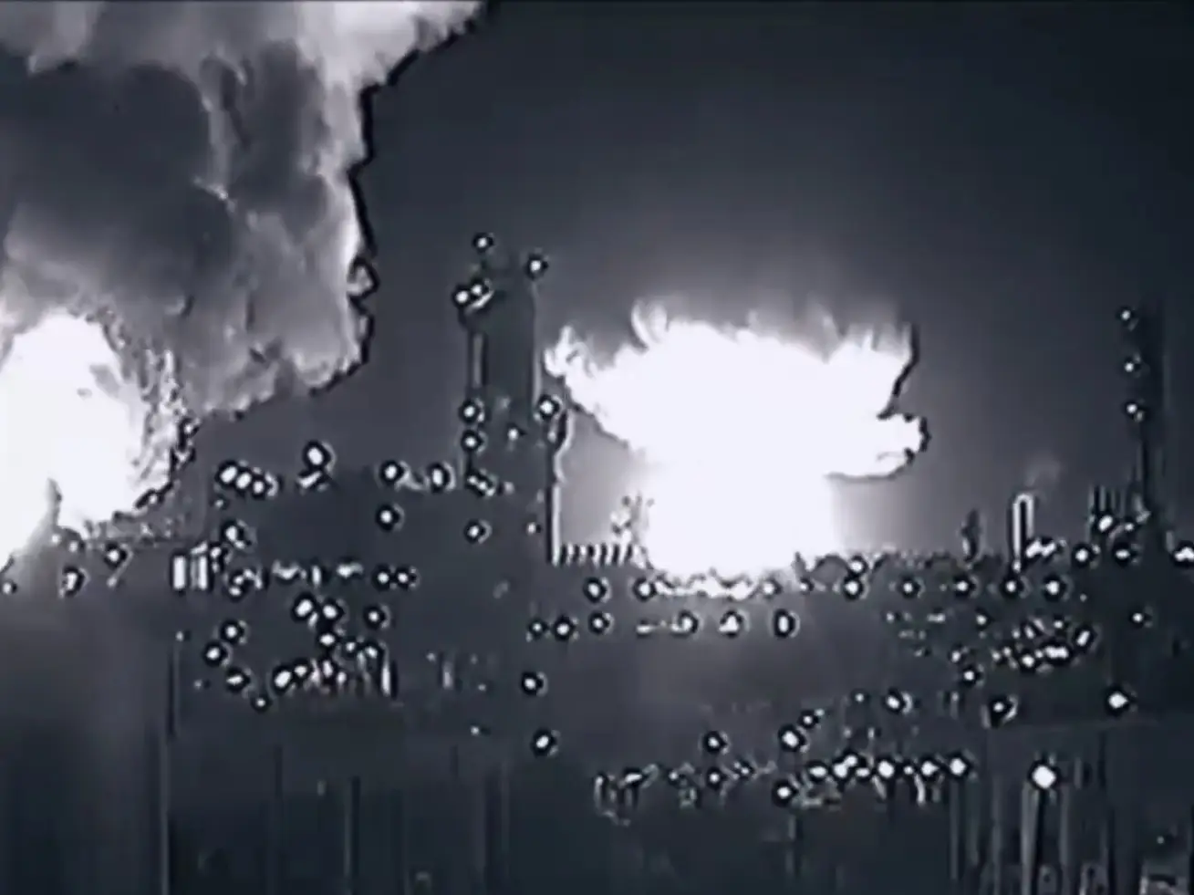Footage shows massive blast at Qatar’s Ras Laffan gas hub after Iranian strike | Watch Footage shows massive blast at Qatar’s Ras Laffan gas hub after Iranian strike | Watch