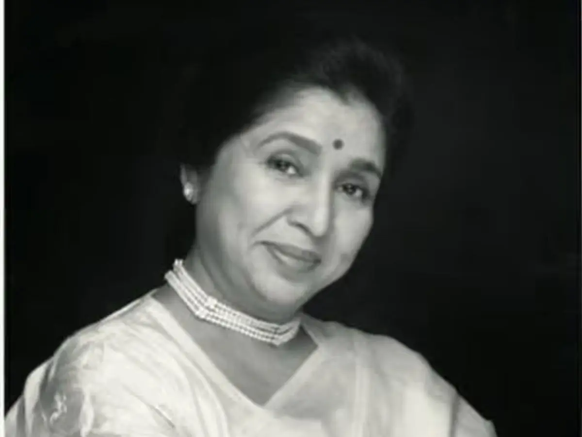 End of an era: Asha Bhosle’s mortal remains brought home; cremation with state honours tomorrow