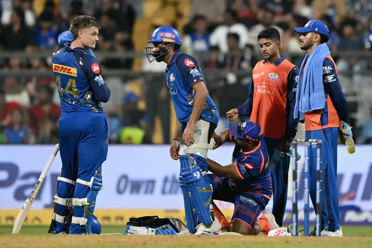 IPL 2026 | Why Rohit retired in MI vs RCB? Is Kohli injured too - Here's what we know