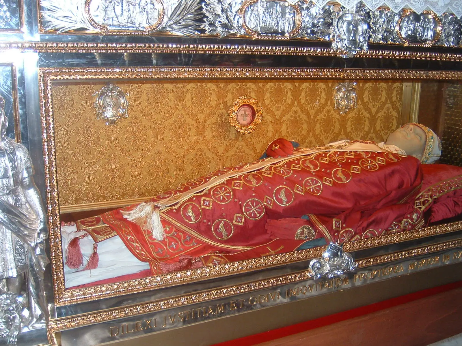 Popes vs Holy Roman Emperors in 10th and 11th centuries