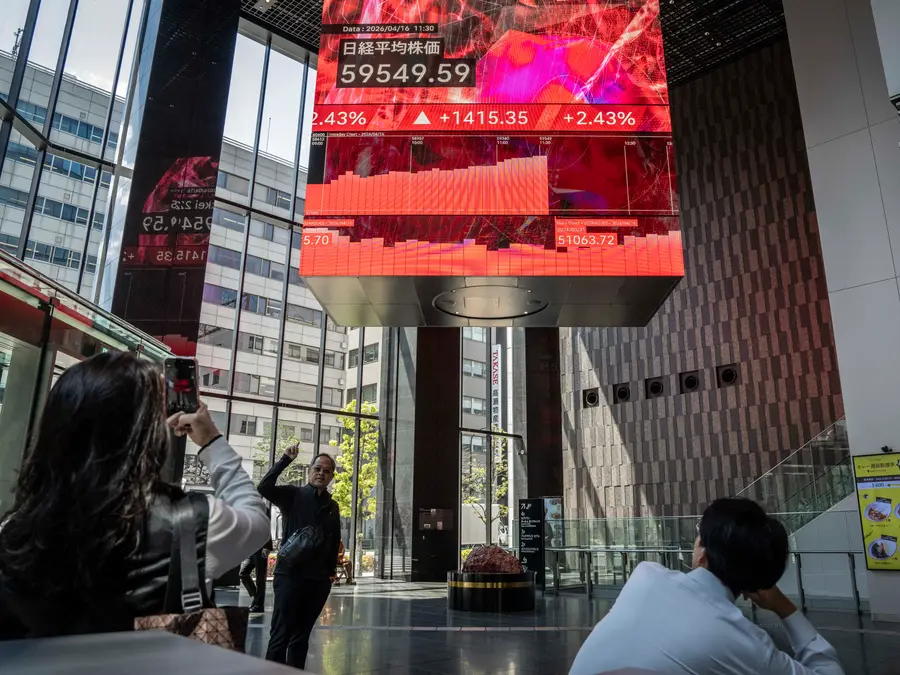 Markets hit record high, S&P 500 hits 7,000 for first time as Iran war death toll continues to climb