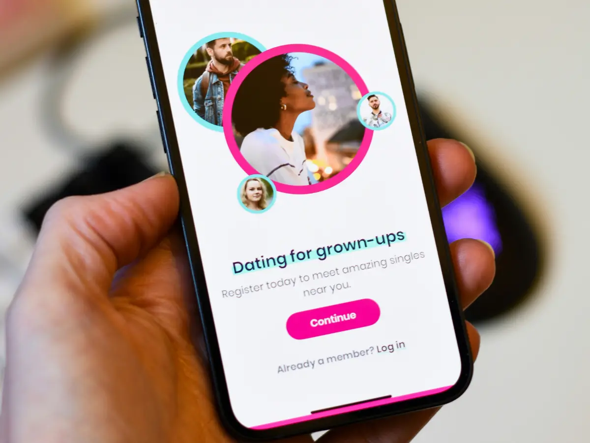 Love can't wait: California sheriff's deputy in bulletproof gear checks out women on dating app mid SWAT operation Love can't wait: California sheriff's deputy in bulletproof gear checks out women on dating app mid SWAT operation