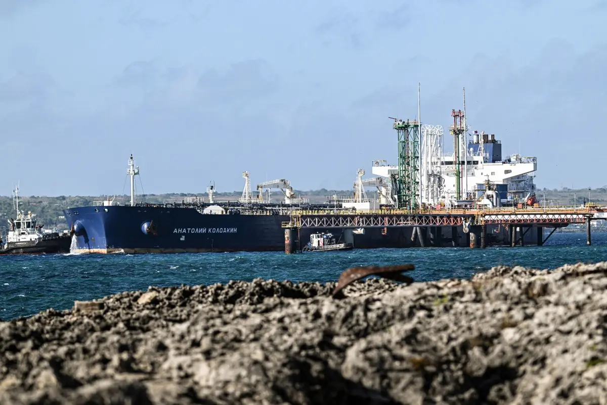 India to continue buying Russian oil after US sanctions waiver ends