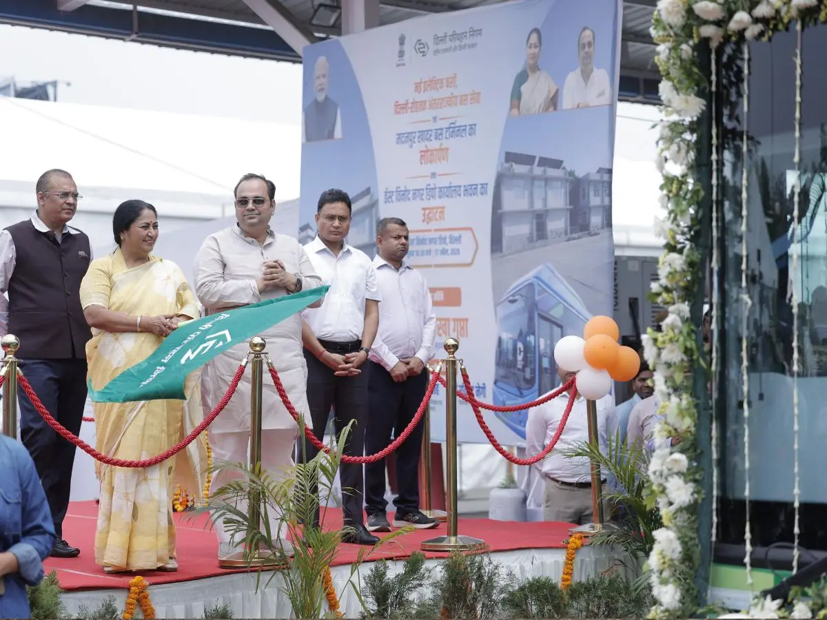 Delhi CM flags off 200 e-buses as capital expands green mobility push, EV fleet aimed at reaching 7,000 by 2026 end Delhi CM flags off 200 e-buses as capital expands green mobility push, EV fleet aimed at reaching 7,000 by 2026 end