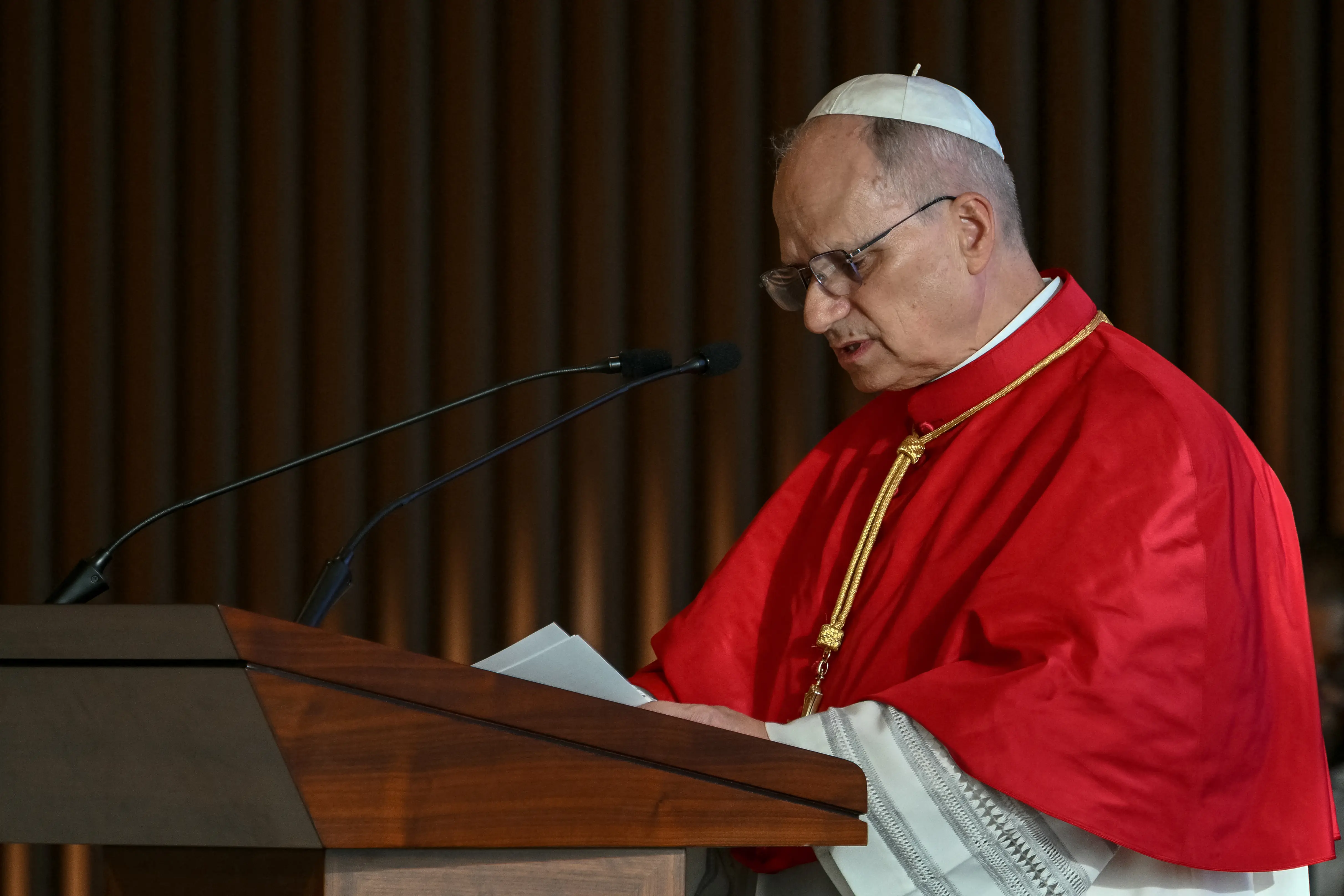 Pope Leo XIV clarifies ‘tyrants’ remark, says no interest in debating Trump