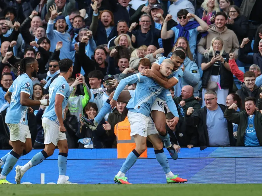 Premier League title race set for grandstand finish as Man City beat Arsenal in crunch contest