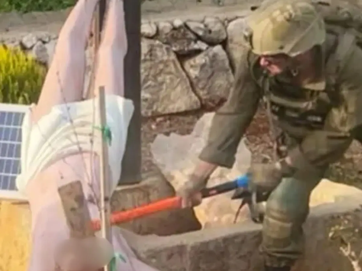 Appropriate measures will be taken': IDF confirms viral photo showing Israeli  soldier smashing Jesus statue in Lebanon