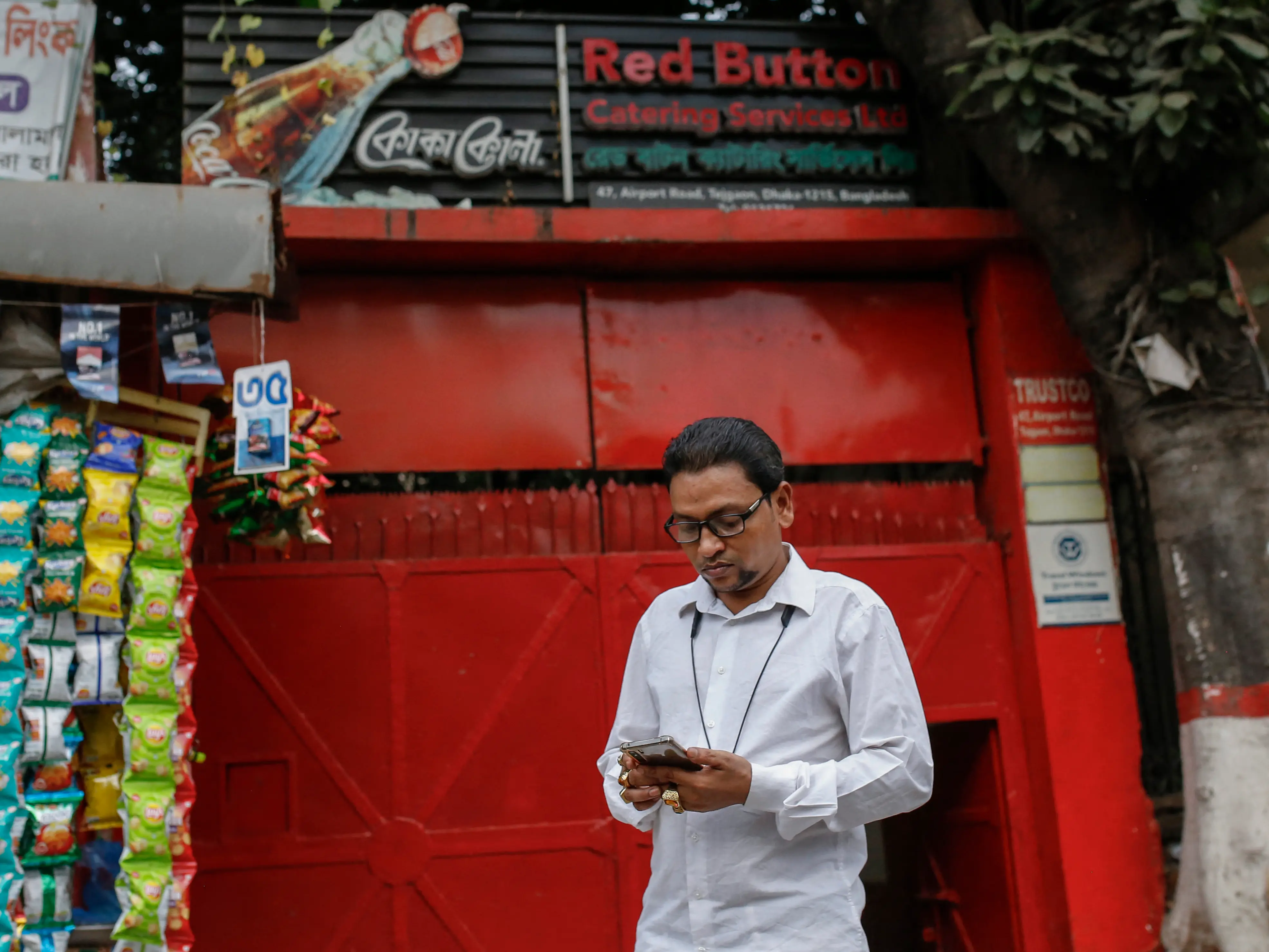 West Asia war impact: Bangladesh's mobile network faces shutdown amid fuel crisis West Asia war impact: Bangladesh's mobile network faces shutdown amid fuel crisis